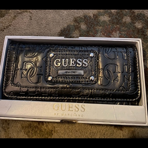 Guess wallet - Picture 2 of 4